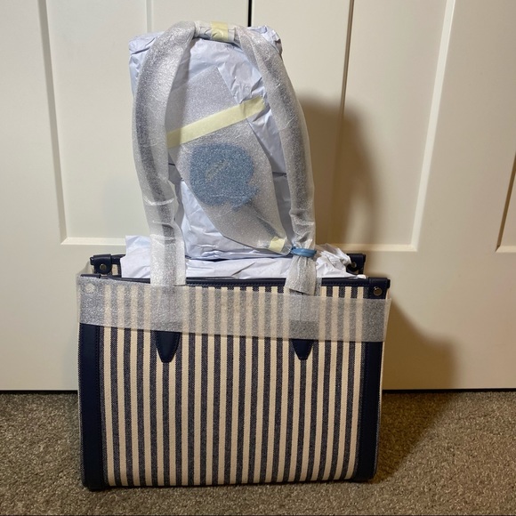 ❤️SOLD❤️Kate Spade market stripe medium tote - Picture 2 of 6